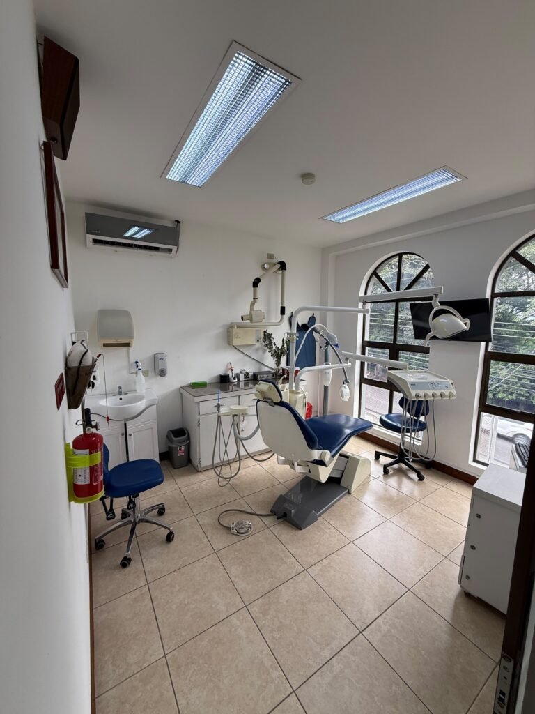 Dental treatment room at DentaVac in Escazú, Costa Rica
